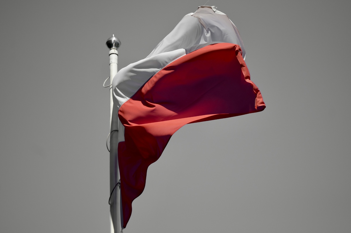 zdjęcie przedstawia flagę polski