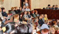 Na zdjęciu uczestnicy i prelegenci konferencji &quot;Dopalacze Wypalacze - groźne narkotyki&quot;