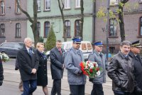 Uroczystość odsłonięcia pamiątkowego obelisku, ku pamięci mieszkańców Górnego Śląska, którzy byli więzieni w hali targowej w Świętochłowicach i ponieśli śmierć w wyniku represji władz komunistycznych od lutego do kwietnia 1945 roku.