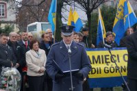 Uroczystość odsłonięcia pamiątkowego obelisku, ku pamięci mieszkańców Górnego Śląska, którzy byli więzieni w hali targowej w Świętochłowicach i ponieśli śmierć w wyniku represji władz komunistycznych od lutego do kwietnia 1945 roku.