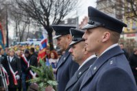 Uroczystość odsłonięcia pamiątkowego obelisku, ku pamięci mieszkańców Górnego Śląska, którzy byli więzieni w hali targowej w Świętochłowicach i ponieśli śmierć w wyniku represji władz komunistycznych od lutego do kwietnia 1945 roku.