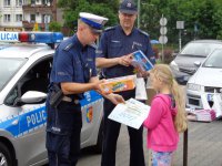 Finał konkursu &quot;Policjant w oczach dziecka&quot;, który odbył się 11 czerwca pod świętochłowickim &quot;Atrium&quot;. Wydarzenie to połączone było z akcją profilaktyczną świętochłowickich stróżów prawa.