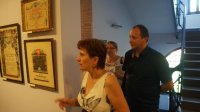Dyrektor Muzeum osobiście oprowadzała gości po wystawie.