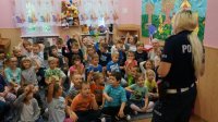 Dzieciom wręczano pamiątkowe smycze.