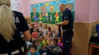 Dzieciom wręczano pamiątkowe smycze.