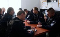 Policjanci OPP Katowice podczas służby na terenie Świętochłowic.
