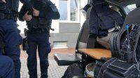 Policjanci OPP Katowice podczas służby na terenie Świętochłowic.