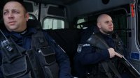 Policjanci OPP Katowice podczas służby na terenie Świętochłowic.