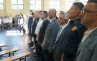 Przedstawiciele służb mundurowych, Prezydent Miasta oraz dyrekcja Szkoły Podstawej nr 1