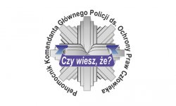 Na zdjęciu wizerunek policyjnej odznaki z opisem Pełnomocnik Komendanta Głównego Policji ds. Ochrony Praw Człowieka