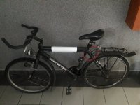 na zdjęciu znaleziony rower przez jednego z mieszkańcow miasta