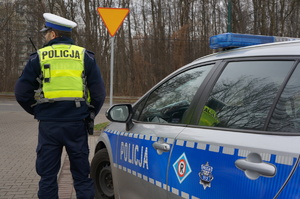 praca policjantów ruchu drogowego podczas działań NURD