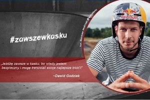 Dawid Godziek promuje jazdę w kasku