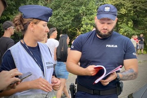 na zdjęciu policjanci podczas zabezpieczenia święta miasta