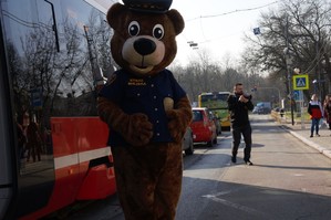 zdjęcie przedstawia: maskotkę straży miejskiej