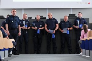 zdjęcie przedstawia: wygranych w zawodach policjantów