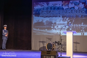 tło:4 zdjęcia policjantów i napis&quot; Święto Policji 2024