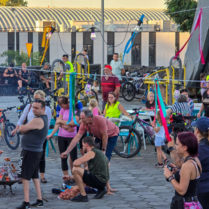 zdjęcie przedstawia: uczestników wydarzenia