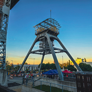 zdjęcie przedstawia wieżę KWK Polska