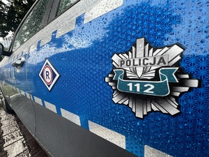 zdjęcie przedstawia radiowóz