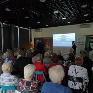 zdjęcie przedstawia uczestników debaty