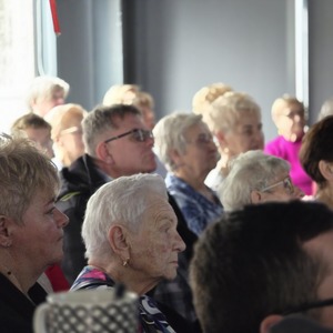 zdjęcie przedstawia uczestników debaty