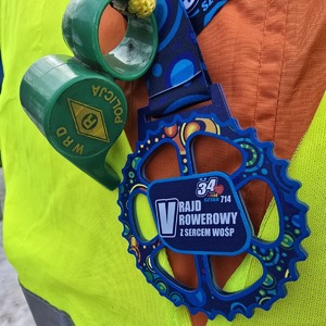 zdjęcie przedstawia zbliżenie na medal