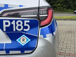 zdjęcie przedstawia radiowóz