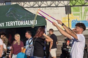 zdjęcie przedstawia uczestników pikniku